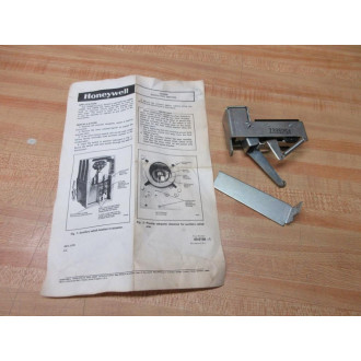 Honeywell 133525A Auxiliary Switch WBracket - New No Box