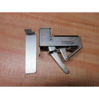 Honeywell 133525A Auxiliary Switch WBracket - New No Box