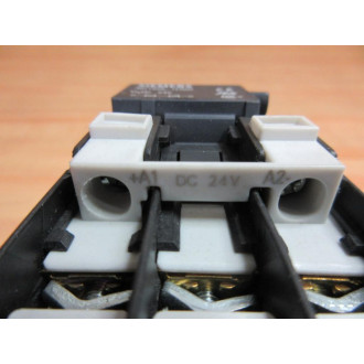 Siemens 3RT1024-1BB44 Contactor 3RT10241BB44 Cracked Housing - New No Box