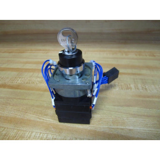 Telemecanique A05B-2450-K100 Selector Switch XBCD10612S11 - New No Box