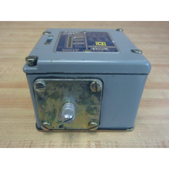 Square D 9012 ACW-9 Pressure Switch 9012ACW9 - New No Box