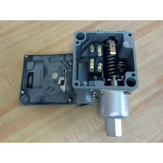 Square D 9012 ACW-9 Pressure Switch 9012ACW9 - New No Box