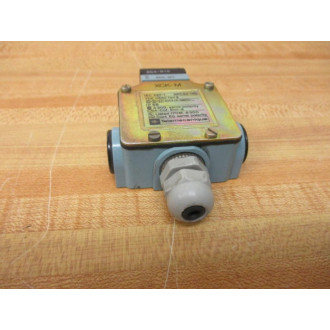 Telemecanique XCKM Limit Switch ZCKM1 WZCK-D10 - New No Box