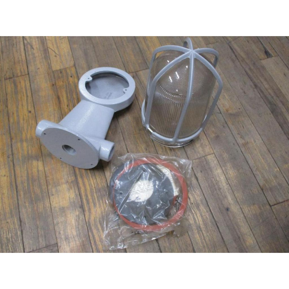Crouse & Hinds VXT 20 VXT20 Fixture Fitting With Lamp - New No Box