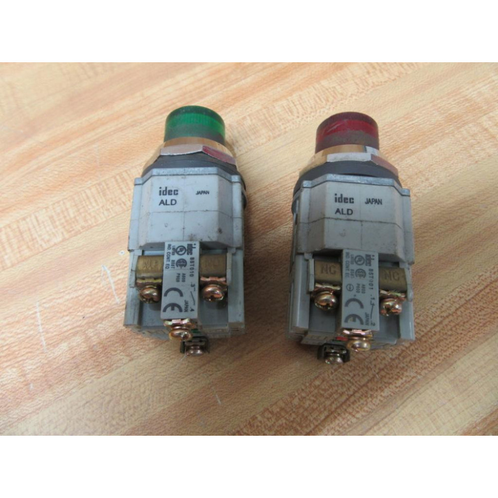 IDEC ALD Illuminated Pilot Light Operator Red & Green (Pack of 2) - Used