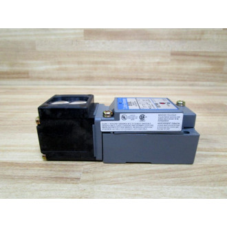 Cutler Hammer E51DEL Eaton Photoelectric Head Complete - New No Box