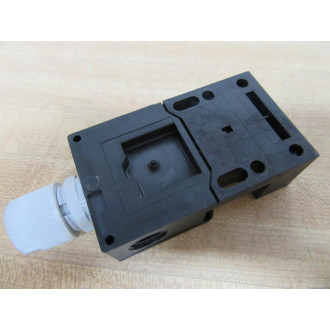 Schmersal AZ 16-03ZVRK-M16 Safety Switch AZ1603ZVRKM16 - Used