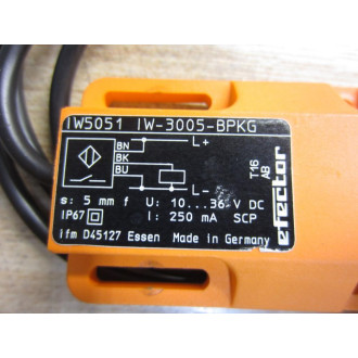 Efector IW-3005-BPKG Sensor IW5051 - Used