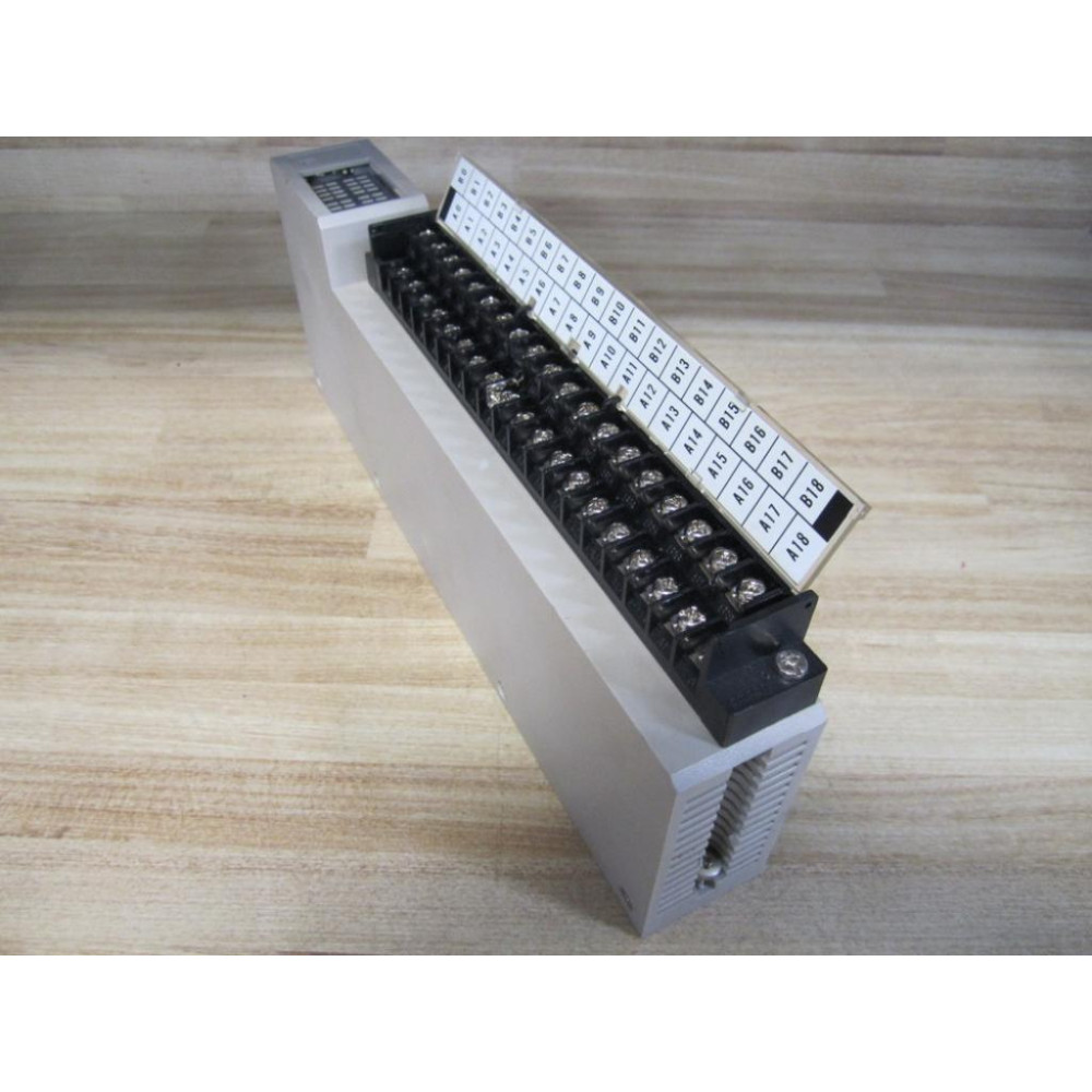 Omron 3G2A5-ID215 Module 3G2A5ID215 - Used