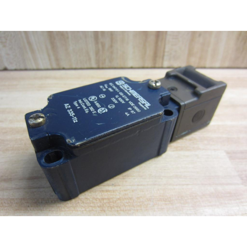 Schmersal AZ-335-11Z Limit Switch AZ33511Z - Used