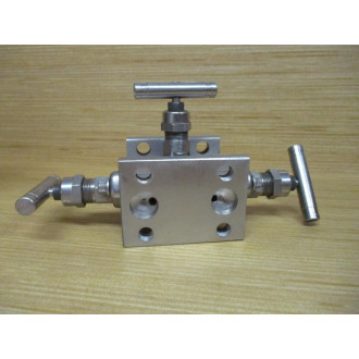 Whitey SS-M3NBFL Swagelok Manifold Valve SSM3NBFL - Used