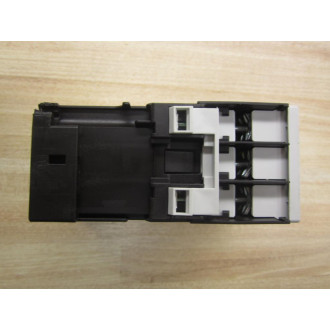 Siemens 3RT1026-1BB40-0UA0 Contactor Broken Mount - Used