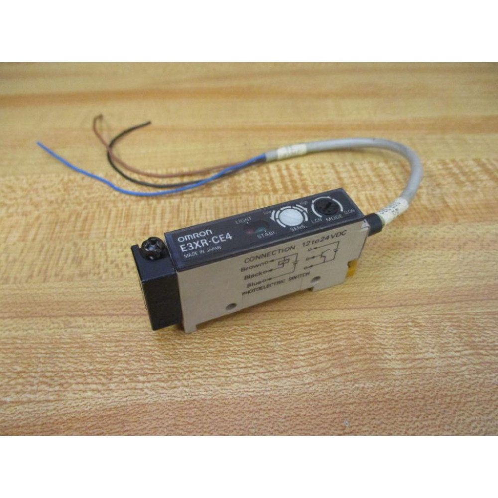 Omron E3XR-CE4 Photoelectric Switch E3XRCE4 - Used