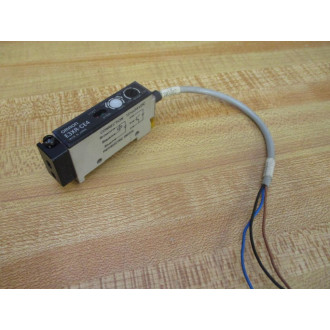 Omron E3XR-CE4 Photoelectric Switch E3XRCE4 - Used