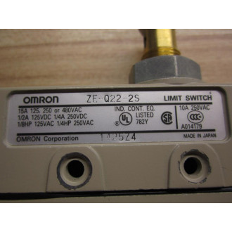 Omron ZE-Q22-2S Limit Switch WRoller - Used