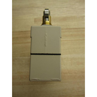 Omron ZE-Q22-2S Limit Switch WRoller - Used
