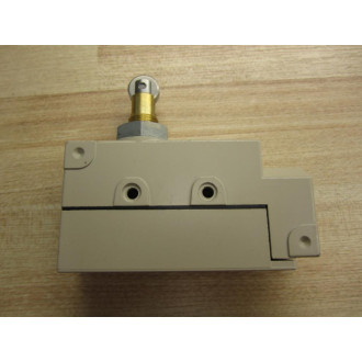 Omron ZE-Q22-2S Limit Switch WRoller - Used
