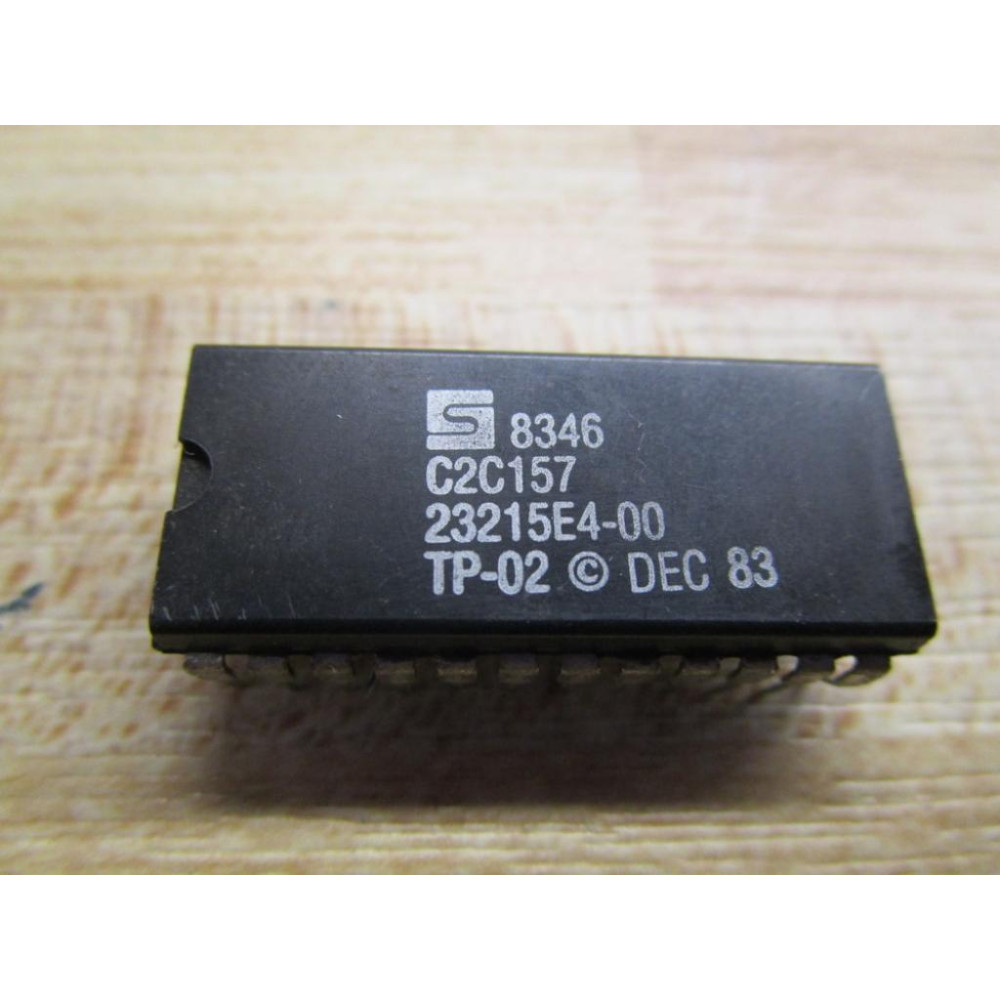 Signetics C2C1578346 Integrated Circuit  23215E4-00