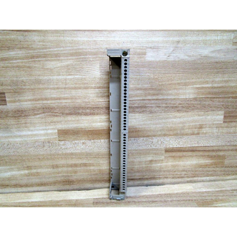 Siemens 1NEZ-811-0206 Terminal Block 1NEZ8110206 Missing Door - Used