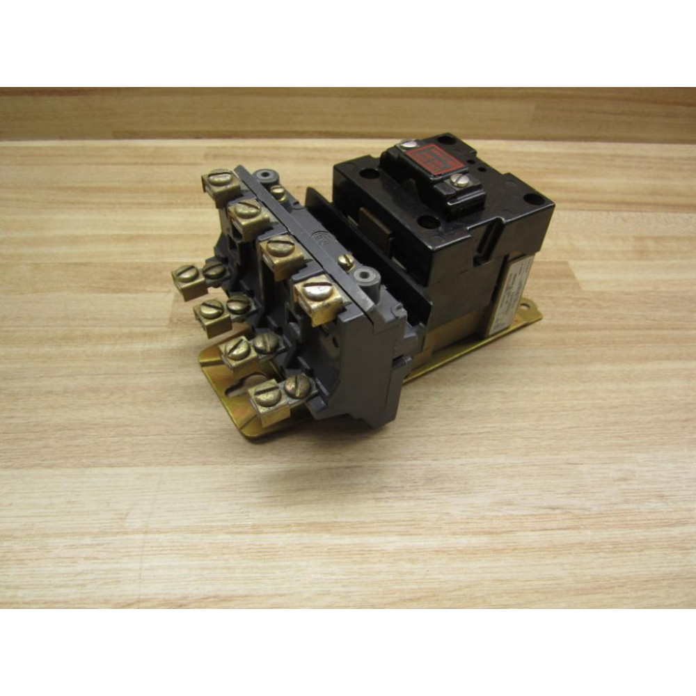 Allen Bradley 702-BOA-93 Contactor 702-B0A-93 - Used