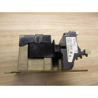 Allen Bradley 702-BOD93 Contactor 702-B0D93 4 Pole,Coil: 71A06 - Used