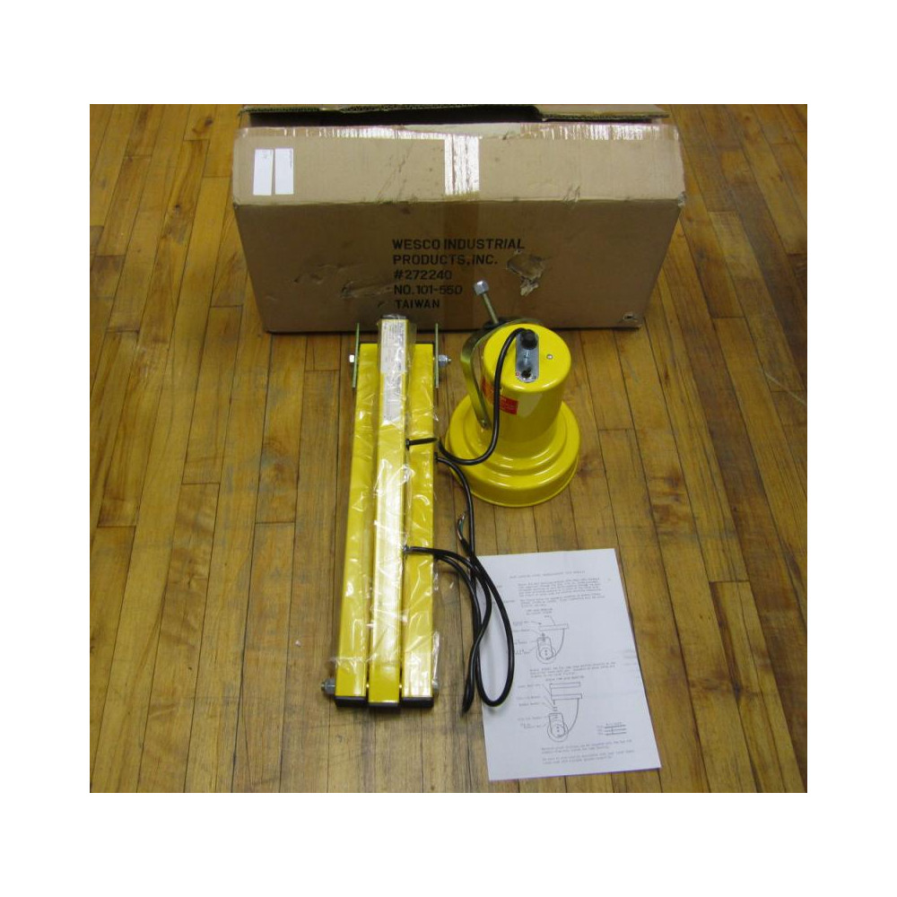 Wesco 272240 Incandescent Dock Light