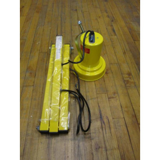 Wesco 272240 Incandescent Dock Light