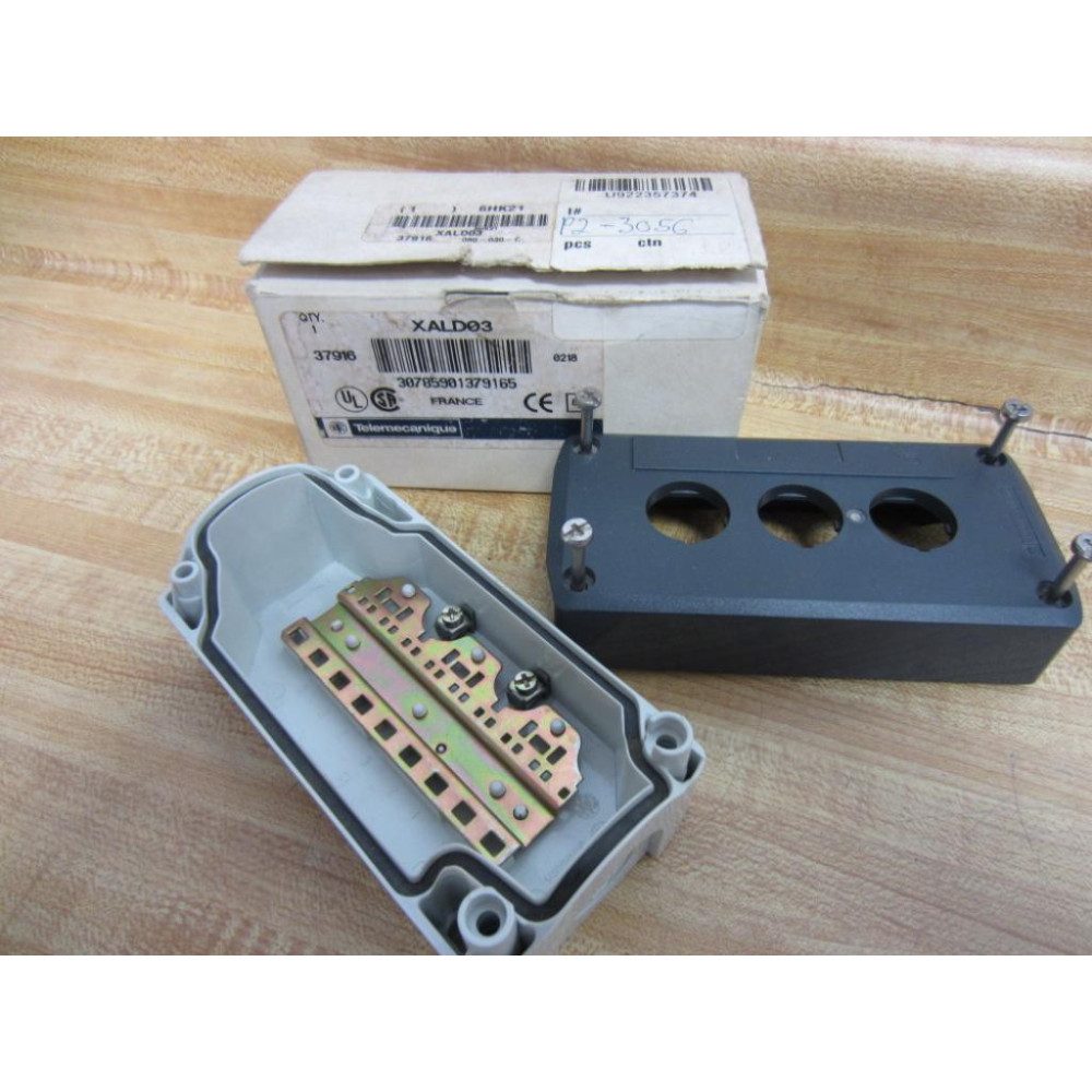 Telemecanique XAL-D03 Push Button Enclosure XALD03
