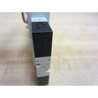 SMC VQ2501R-5B Solenoid Valve VQ2501R5B - New No Box