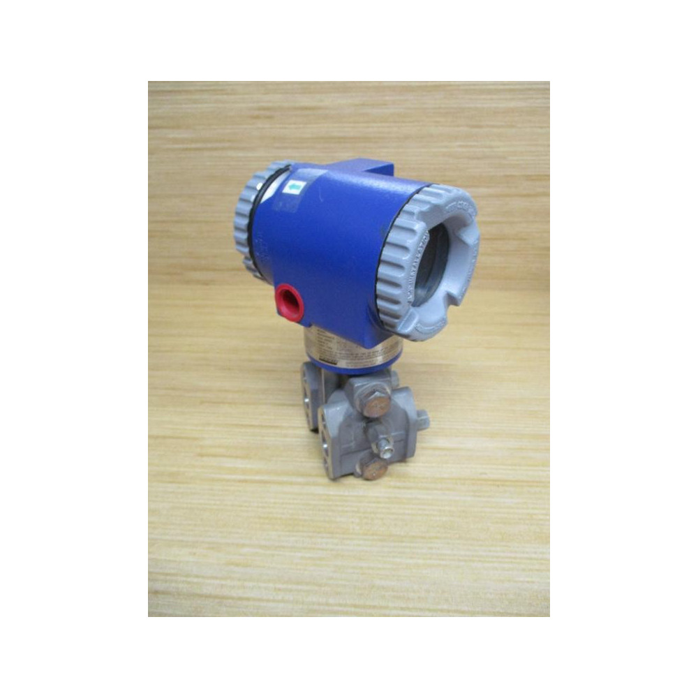 Foxboro IDP10-A22A21F-V Pressure Transmitter IDP10A22A21FV Chipped - Used Foxboro IDP10-A22A21F-V Pressure Transmitter IDP10A22A21FV Chipped - Used