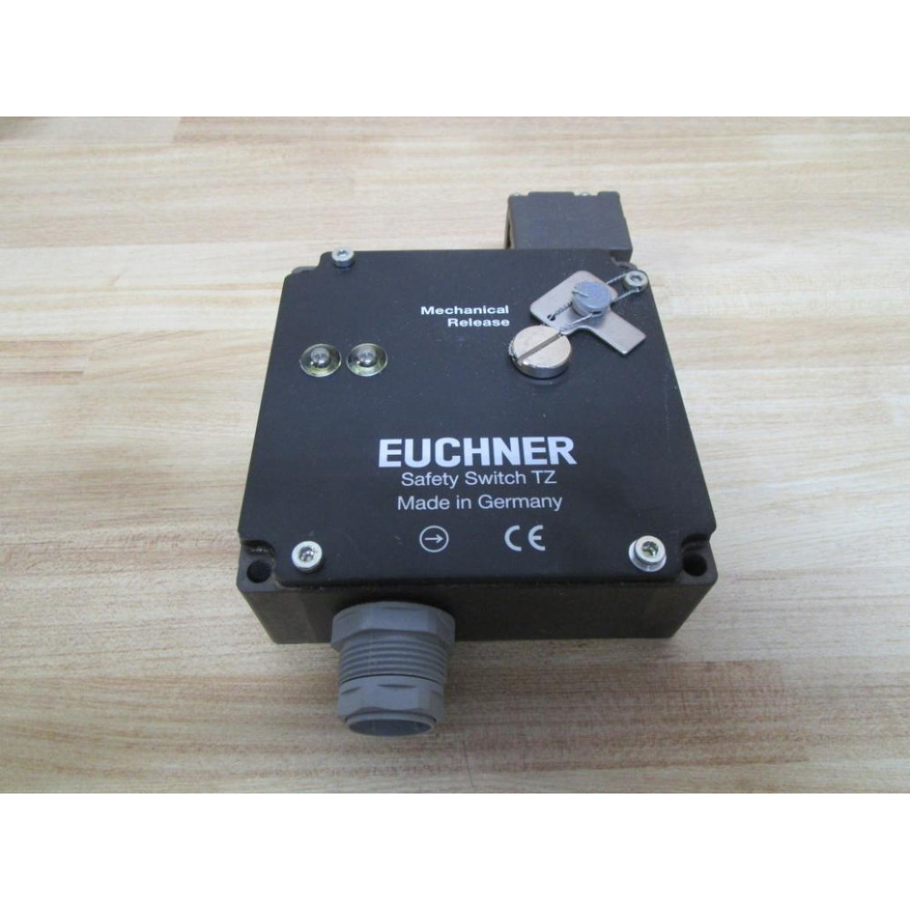 Euchner TZ1RE024SR11 Safety Switch Interlock 070826 - New No Box