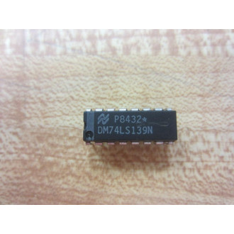 National Semiconductor DM74LS139N Integrated Circuit
