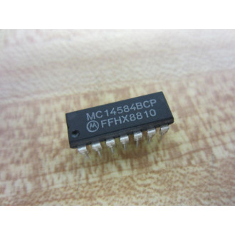 Motorola MC14584BCP Integrated Circuit (Pack of 11)