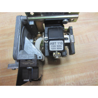 Cutler Hammer D80N Eaton Pneumatic Timer D80AS2 Series A2 - Used
