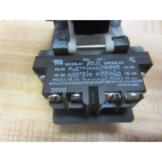 Cutler Hammer D80N Eaton Pneumatic Timer D80AS2 Series A2 - Used