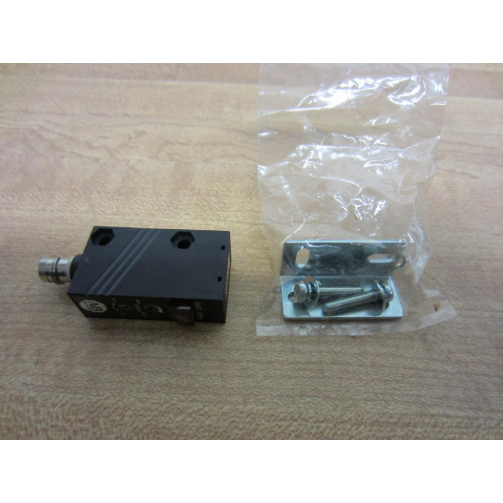 Allen Bradley 42KC-R2LPGP-P4 Sensor 42KCR2LPGPP4 Ser A - New No Box