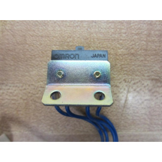Omron NW-5-1A-105 Switch NW51A105 With Bracket - Used