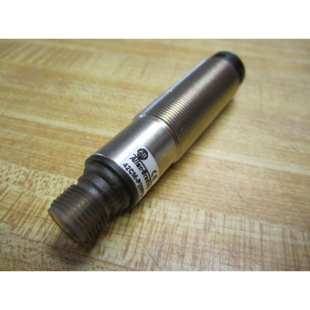 Allen Bradley 42CM-P2MPB-D4 Photoelectric Sensor 3m 42CMP2MPBD4 Series A - Used
