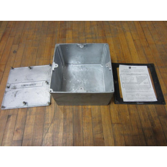 OZ Gedney YS121208 Cast Iron Junction Box - New No Box
