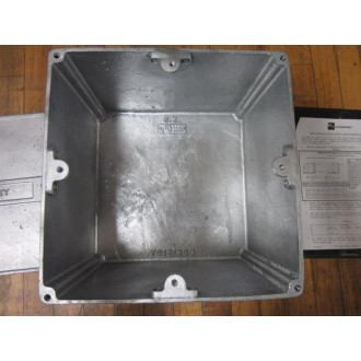 OZ Gedney YS121208 Cast Iron Junction Box - New No Box
