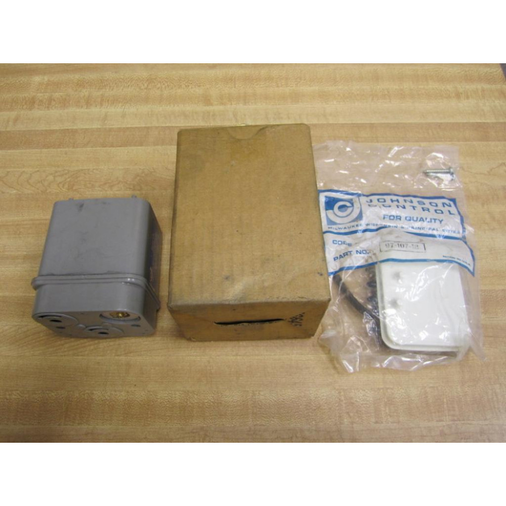 Johnson Service Company T-9021-6 Fluid Receiver-Controller