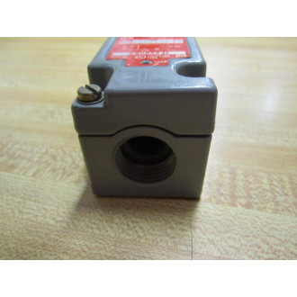 Square D 9007 PSR321A 9007PSR321A AC Proximity Switch Series B - Used