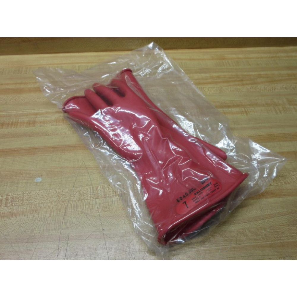 Salisbury E011R7 Insulating Gloves E011R