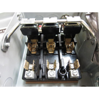 ITE F321 ITE Enclosed Switch - 30 Amps 240 Volts - Used