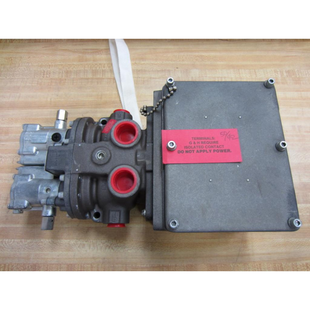 Schrader Bellows N615-68-104-53 N6156810453 Check Mate Dual Control Valve - Used