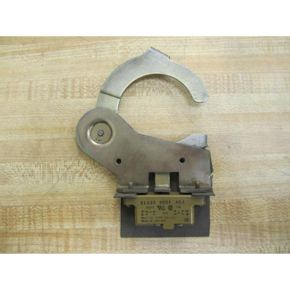 Square D H05M1131 Safety Interlock Switch - Used