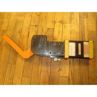 Norgren 16889030 Clamp - New No Box