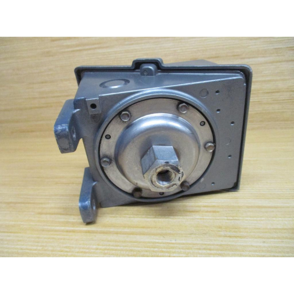 United Electric J402-555 Pressure Switch J402555 - Used