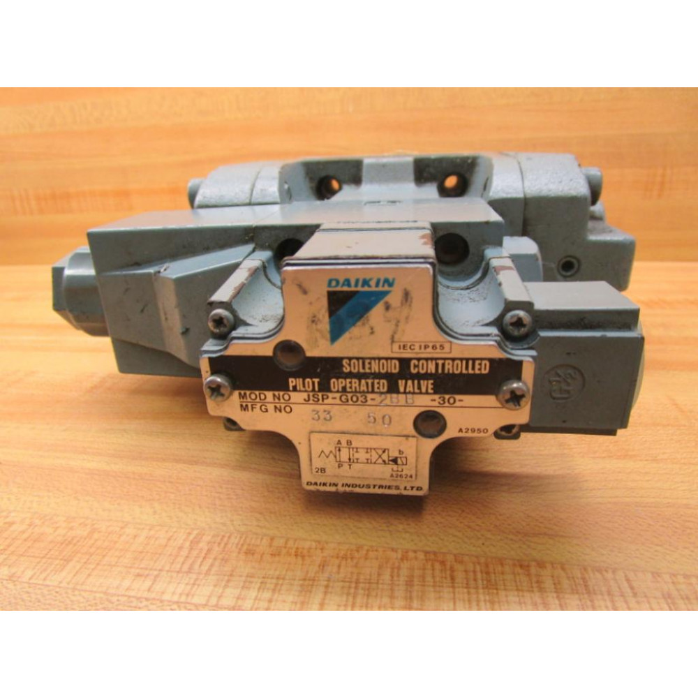 Daikin JSP-G03-2BB-30 Solenoid Control Pilot Valve JSPG032BB30 - Used