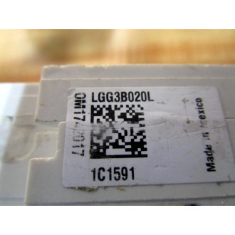 Siemens LGG3B020 Circuit Breaker LGG3B020L Cracked Housing - Used